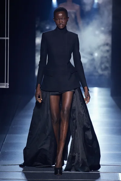 Look 3